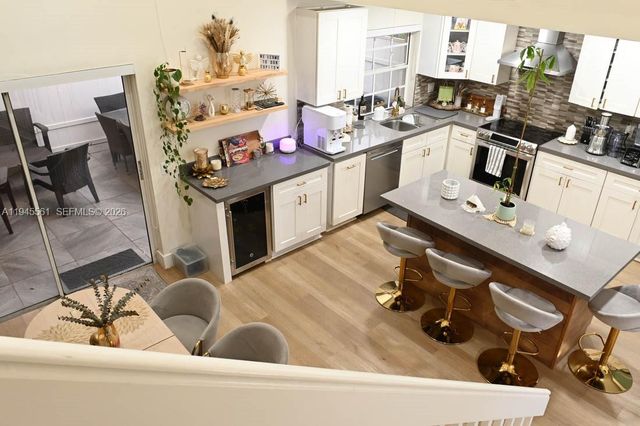 1430 Cottonwood Cir, Weston, FL 33326