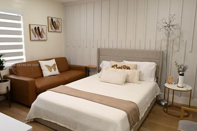 1430 Cottonwood Cir, Weston, FL 33326