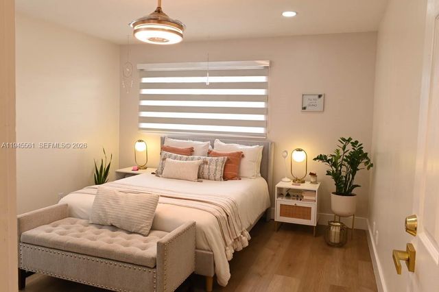 1430 Cottonwood Cir, Weston, FL 33326