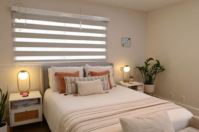 1430 Cottonwood Cir, Weston, FL 33326