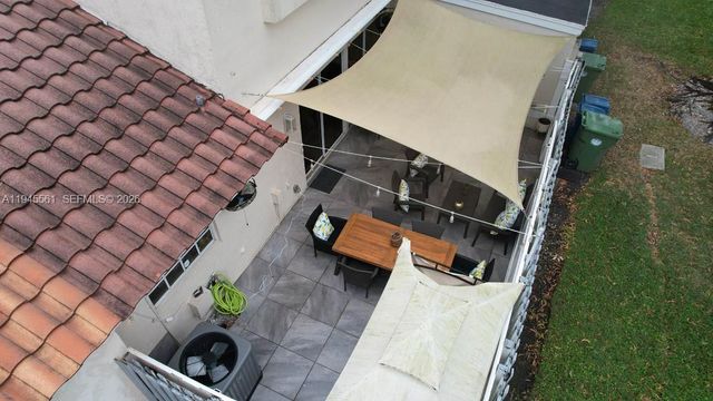 1430 Cottonwood Cir, Weston, FL 33326