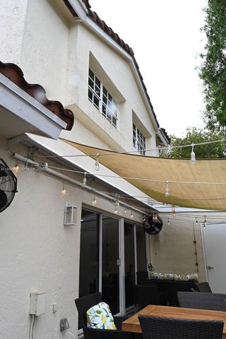 1430 Cottonwood Cir, Weston, FL 33326