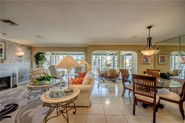 4025 SE 19th PL 209, Cape Coral, FL 33904