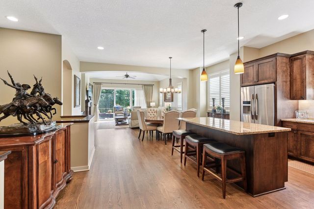 25 Riley Ridge, Chanhassen, MN 55317