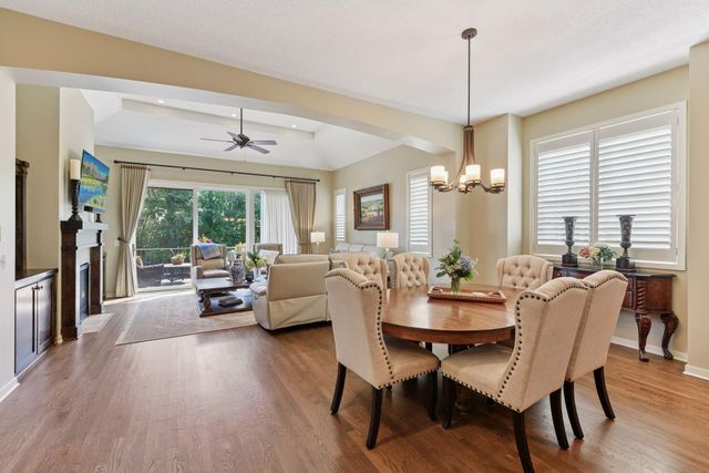 25 Riley Ridge, Chanhassen, MN 55317