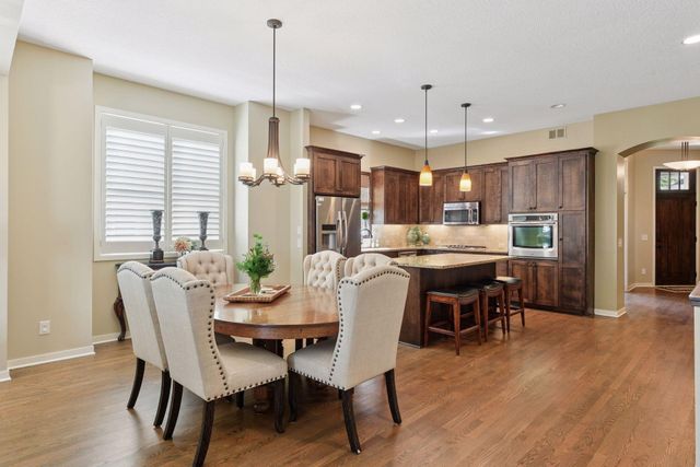 25 Riley Ridge, Chanhassen, MN 55317