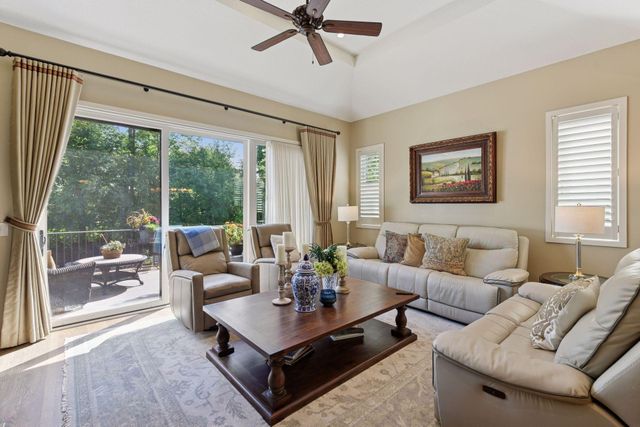 25 Riley Ridge, Chanhassen, MN 55317