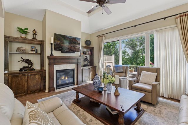 25 Riley Ridge, Chanhassen, MN 55317