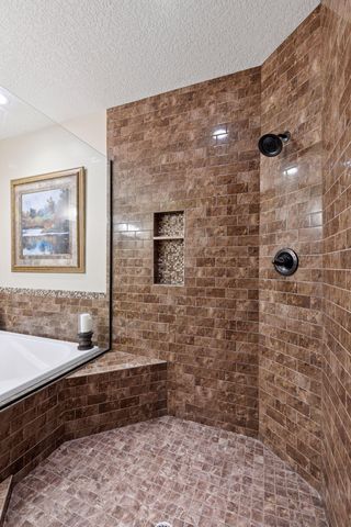 25 Riley Ridge, Chanhassen, MN 55317