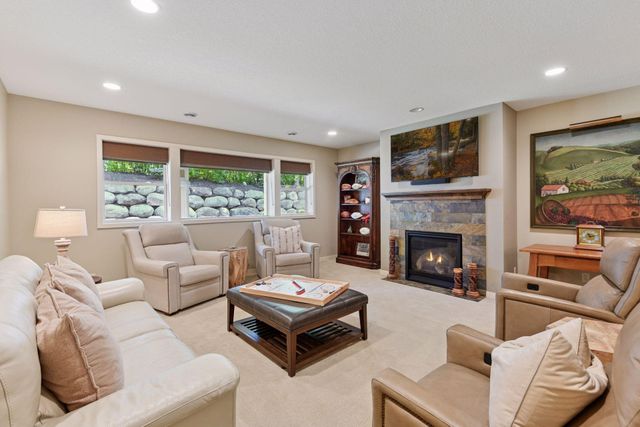 25 Riley Ridge, Chanhassen, MN 55317