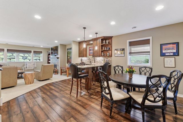 25 Riley Ridge, Chanhassen, MN 55317