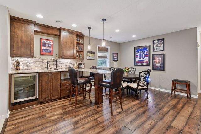 25 Riley Ridge, Chanhassen, MN 55317