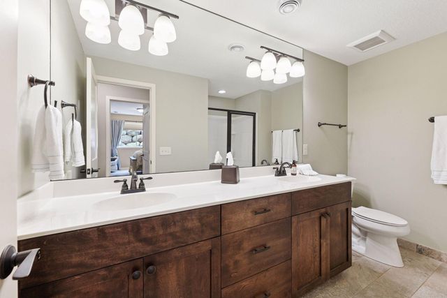 25 Riley Ridge, Chanhassen, MN 55317