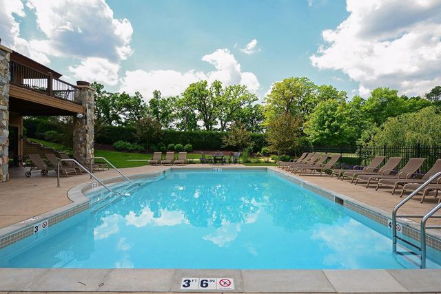 25 Riley Ridge, Chanhassen, MN 55317