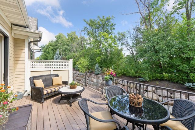 25 Riley Ridge, Chanhassen, MN 55317