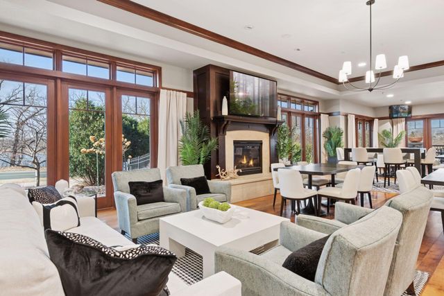 25 Riley Ridge, Chanhassen, MN 55317