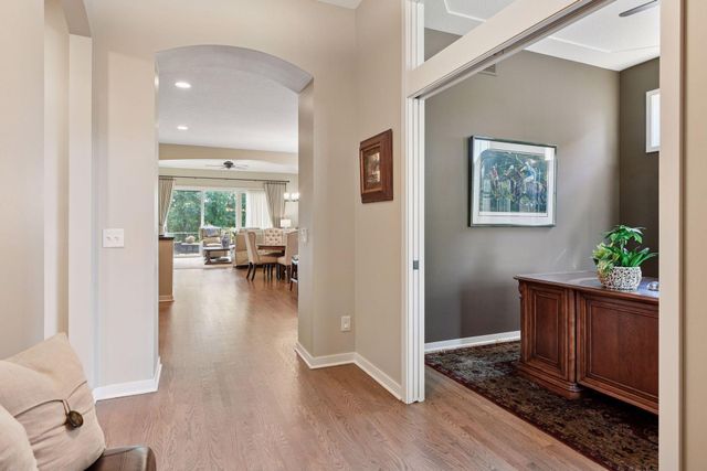 25 Riley Ridge, Chanhassen, MN 55317