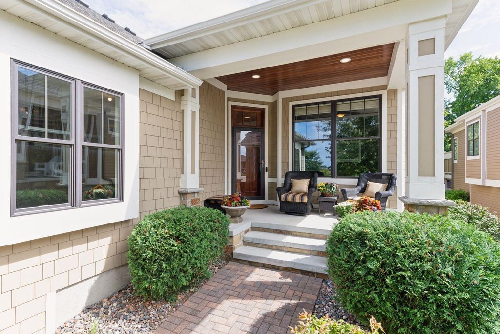 25 Riley Ridge, Chanhassen, MN 55317