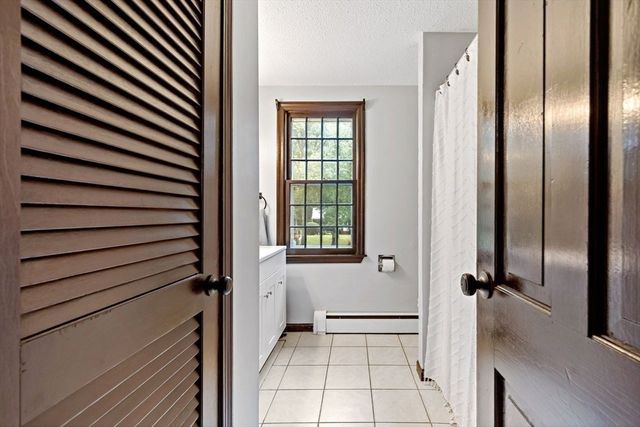 17 West Pond Road, Plymouth, MA 02360