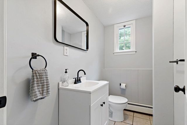 17 West Pond Road, Plymouth, MA 02360