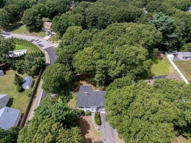 17 West Pond Road, Plymouth, MA 02360
