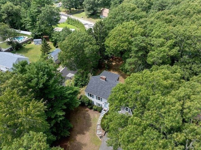 17 West Pond Road, Plymouth, MA 02360
