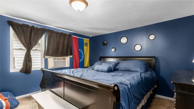 914 Taylor Avenue, Cambridge, OH 43725