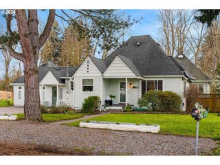 1054 Ne FALOMA Rd, Portland, OR 97211