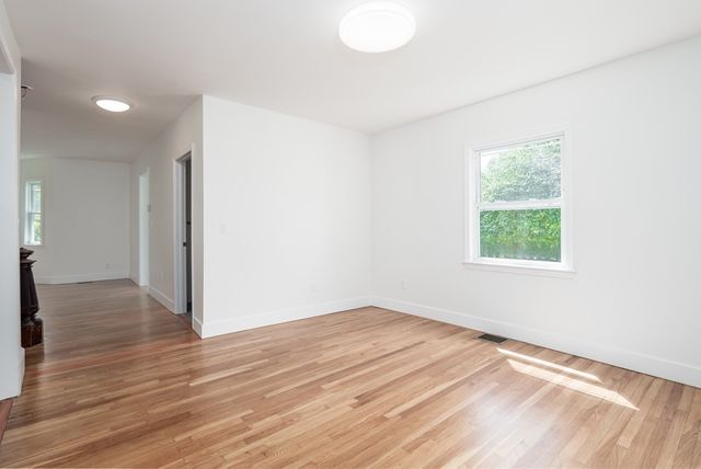 92 Clinton Place 1, Newton, MA 02459