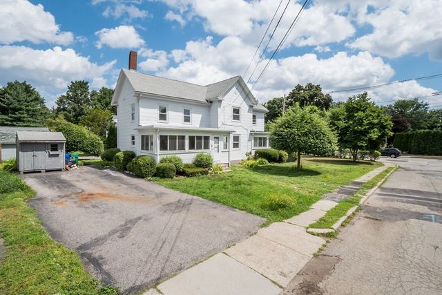 92 Clinton Place 1, Newton, MA 02459