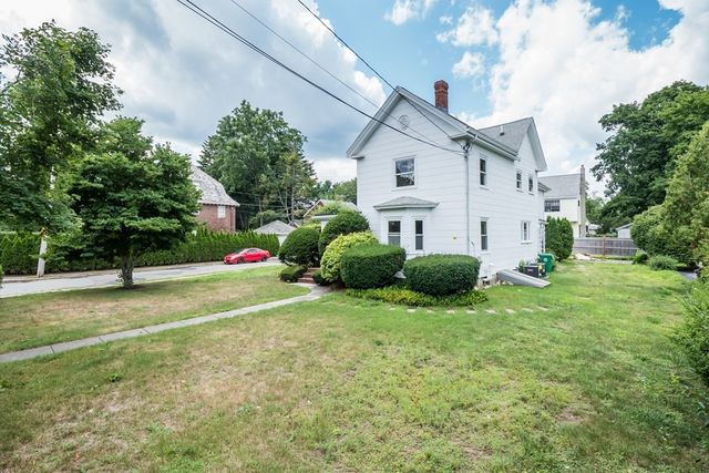 92 Clinton Place 1, Newton, MA 02459