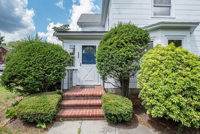 92 Clinton Place 1, Newton, MA 02459