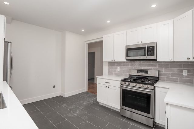 92 Clinton Place 1, Newton, MA 02459