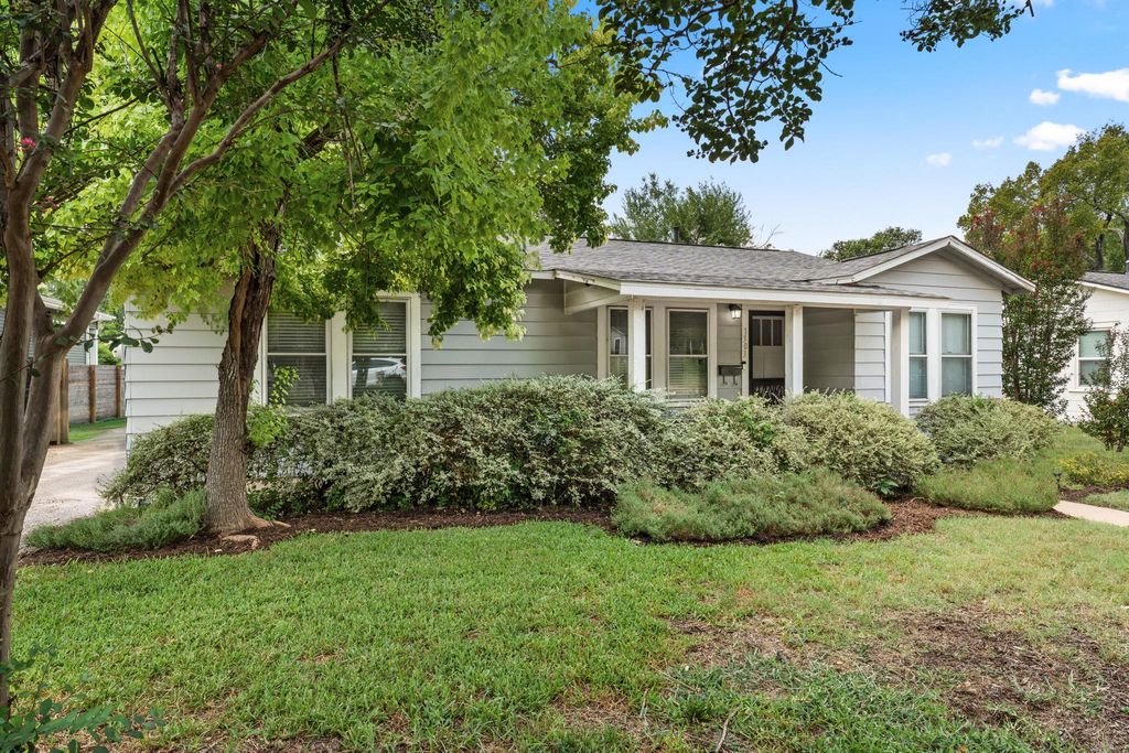 1303 Alegria RD, Austin, TX 78757