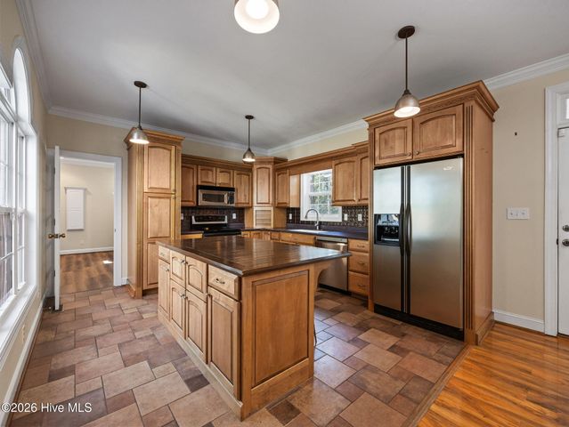 332 Batchelor Bay Road, Wallace, NC 28466