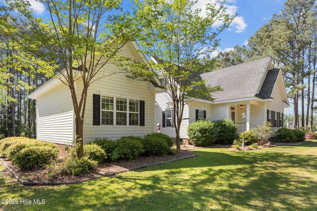 332 Batchelor Bay Road, Wallace, NC 28466
