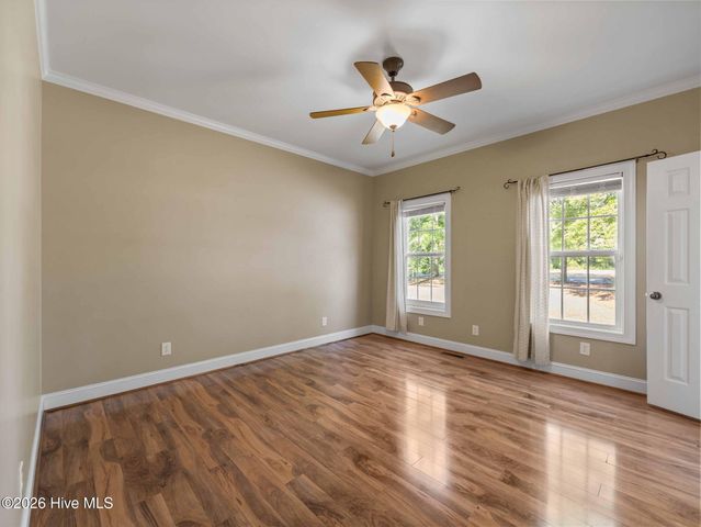 332 Batchelor Bay Road, Wallace, NC 28466