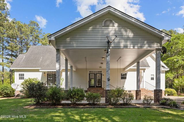 332 Batchelor Bay Road, Wallace, NC 28466