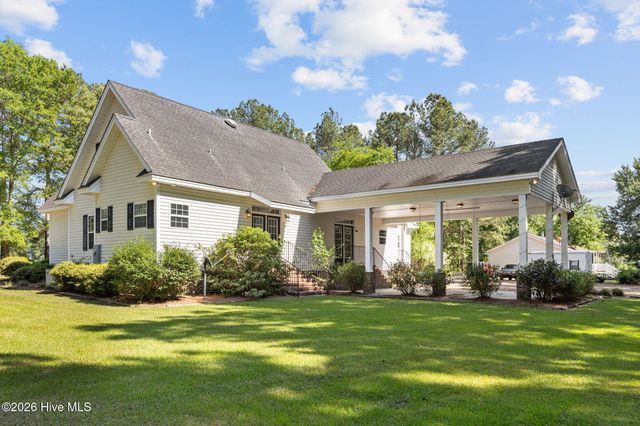 332 Batchelor Bay Road, Wallace, NC 28466