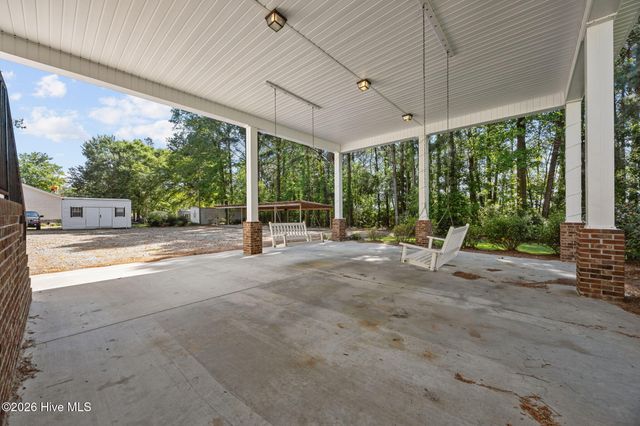 332 Batchelor Bay Road, Wallace, NC 28466