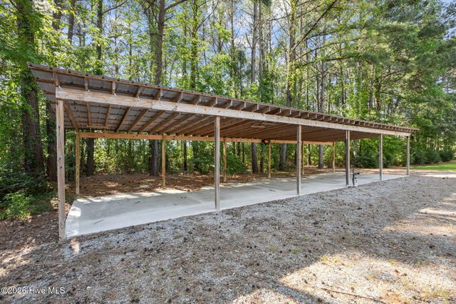 332 Batchelor Bay Road, Wallace, NC 28466