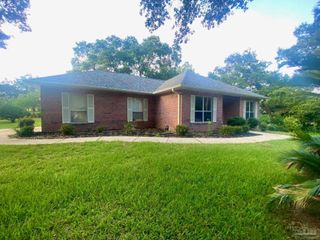 704 Copper Ridge Dr, Cantonment, FL 32533