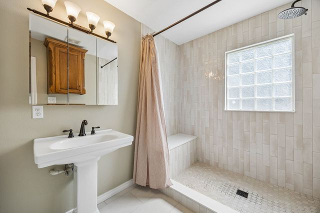 4636 Calmont Avenue, Fort Worth, TX 76107