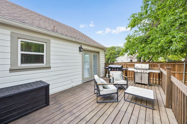 4636 Calmont Avenue, Fort Worth, TX 76107