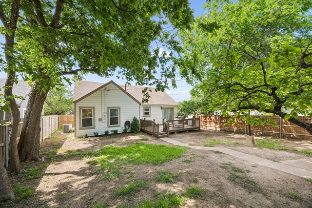 4636 Calmont Avenue, Fort Worth, TX 76107