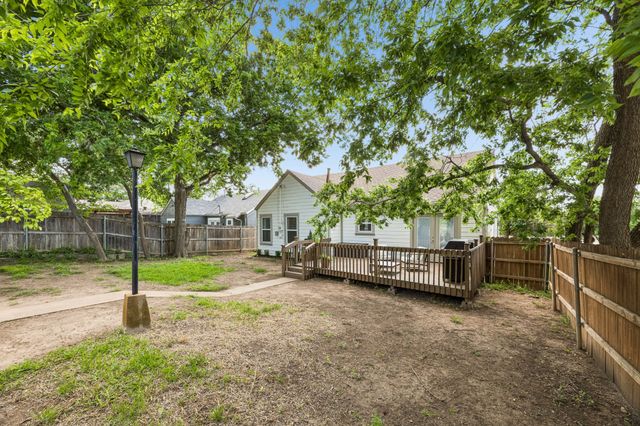 4636 Calmont Avenue, Fort Worth, TX 76107