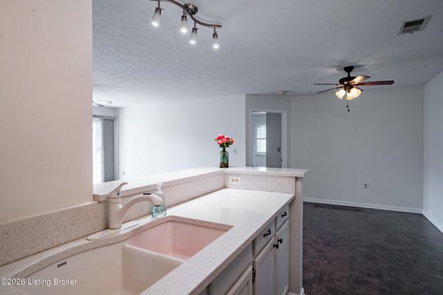 321 Piatt Pl 104, Louisville, KY 40223