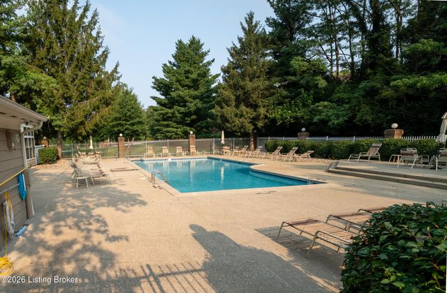 321 Piatt Pl 104, Louisville, KY 40223