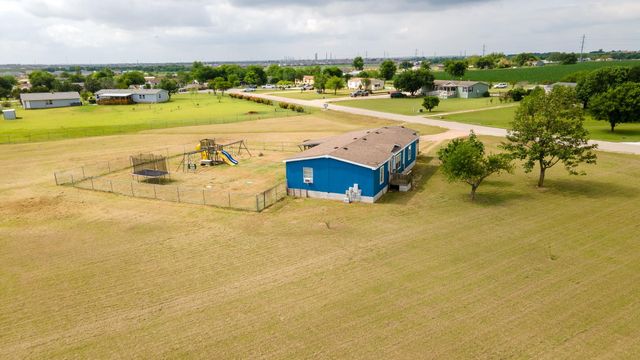 302 Thomas Park DR, Hutto, TX 78634