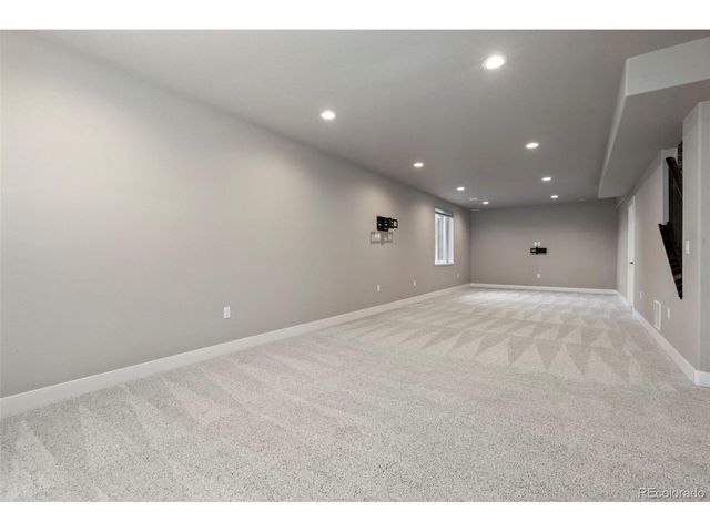 5411 Long Dr, Timnath, CO 80547